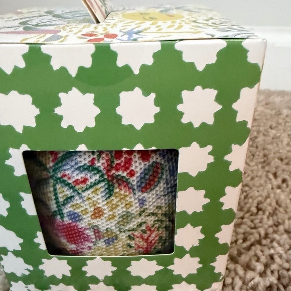 Roller Rabbit Floral Pattern Gift Box with Navy Panel - Picture 4 of 6